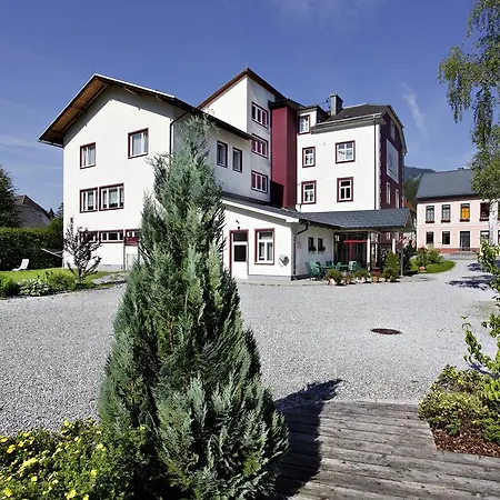 Szálloda Familie Zuser Garni 3*