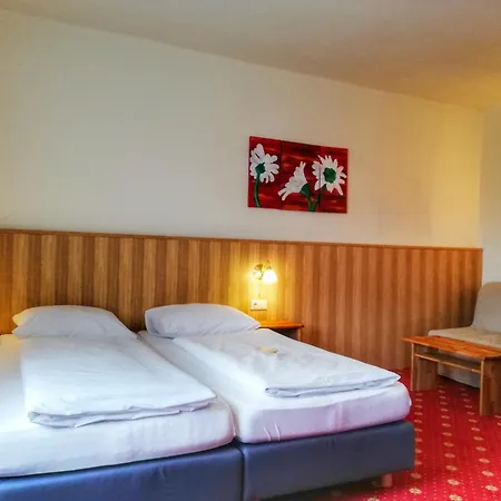 Familie Zuser Garni Hotel Mitterbach