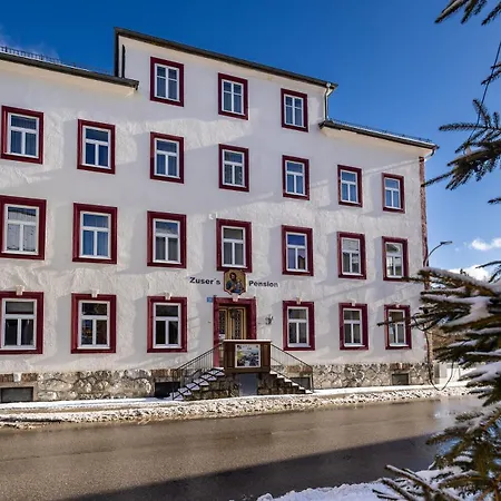 Familie Zuser Garni Hotel 3*