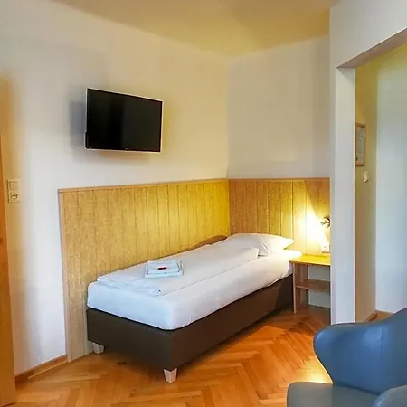فندق Familie Zuser Garni 3*