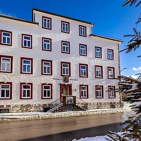 Отель Familie Zuser Garni 3*