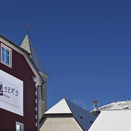 Familie Zuser Garni Hotel