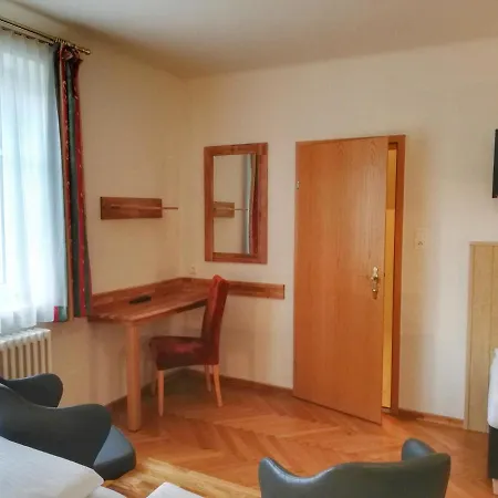 Familie Zuser Garni Szálloda Mitterbach