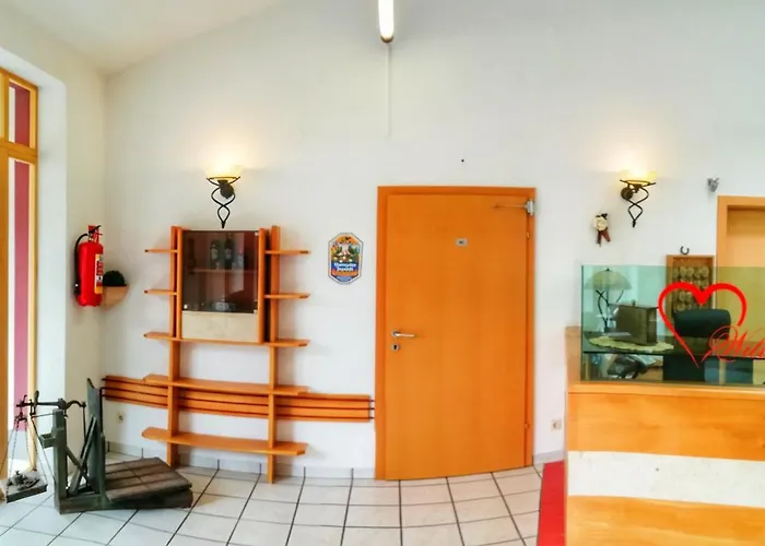 Familie Zuser Garni 3*