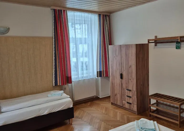 Familie Zuser Garni Hotel