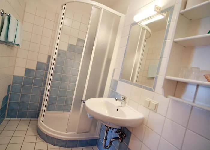 Familie Zuser Garni 3*