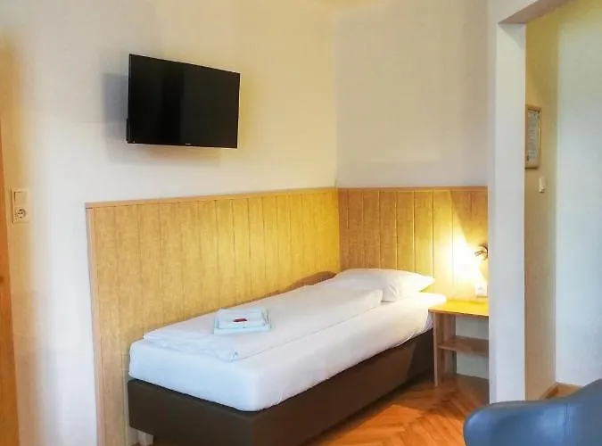 Familie Zuser Garni Hotel